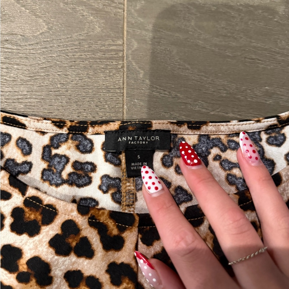 Ann Taylor Leopard Twist Top - Picture 2 of 2